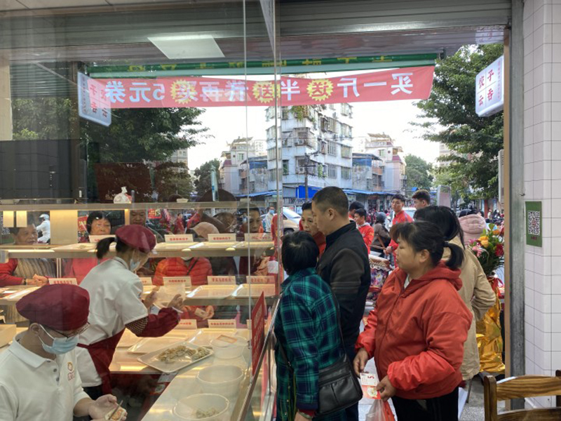 想開餃子云吞店是加盟好還是自己創(chuàng)立品牌好？